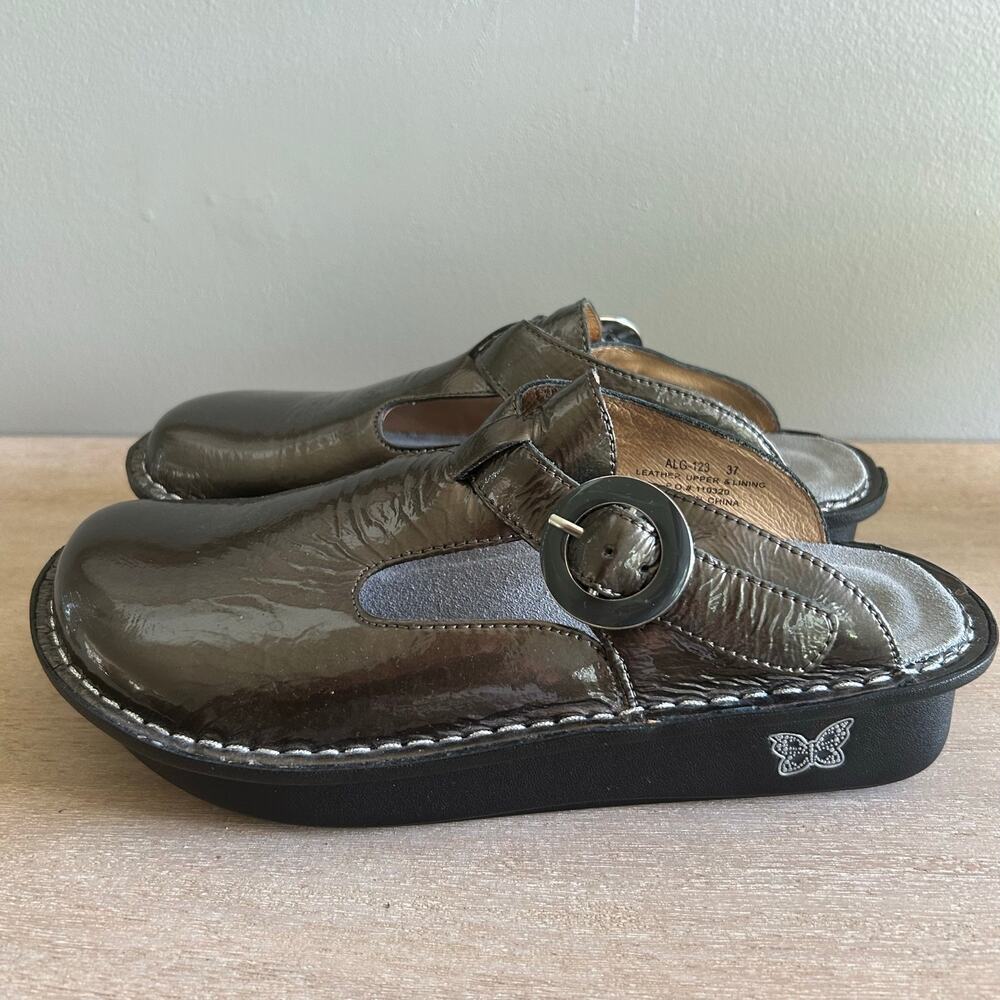 Allegra Women’s Metallic Gray Mary Jane Comfort Clogs, Slip-On, Buckle Detail - Picture 3 of 9